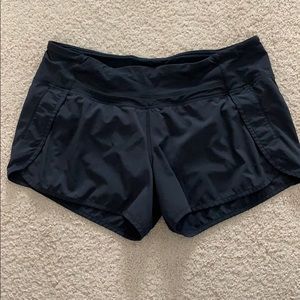 Lulu🍋 sz 8 speed shorts 4” inseam